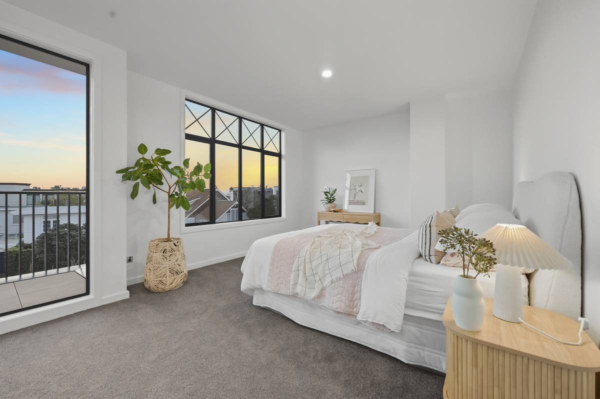 Main bedroom Window seat outlook